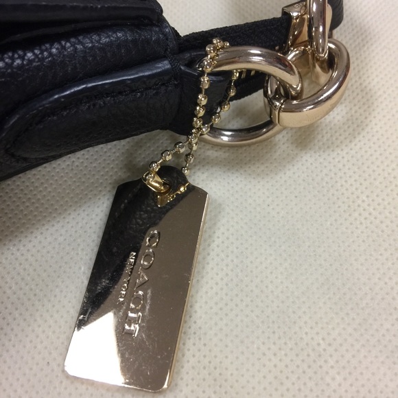 Pretty black and gold coach shoulder bag - Picture 7 of 8